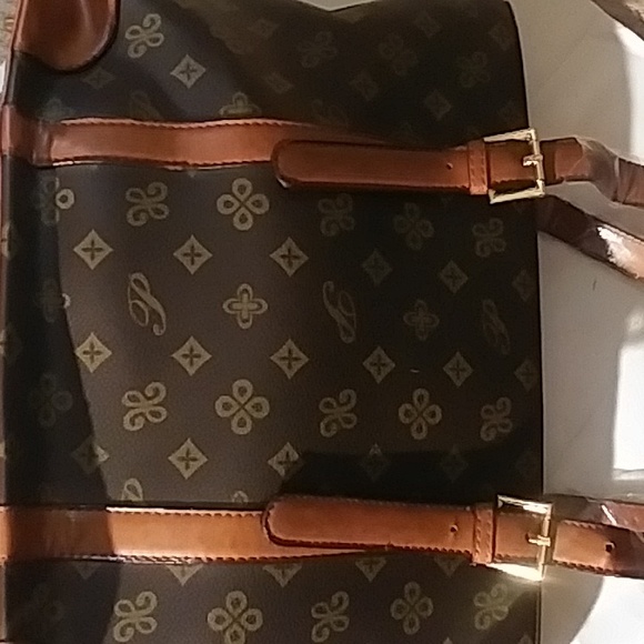 P Handbag - Picture 6 of 6